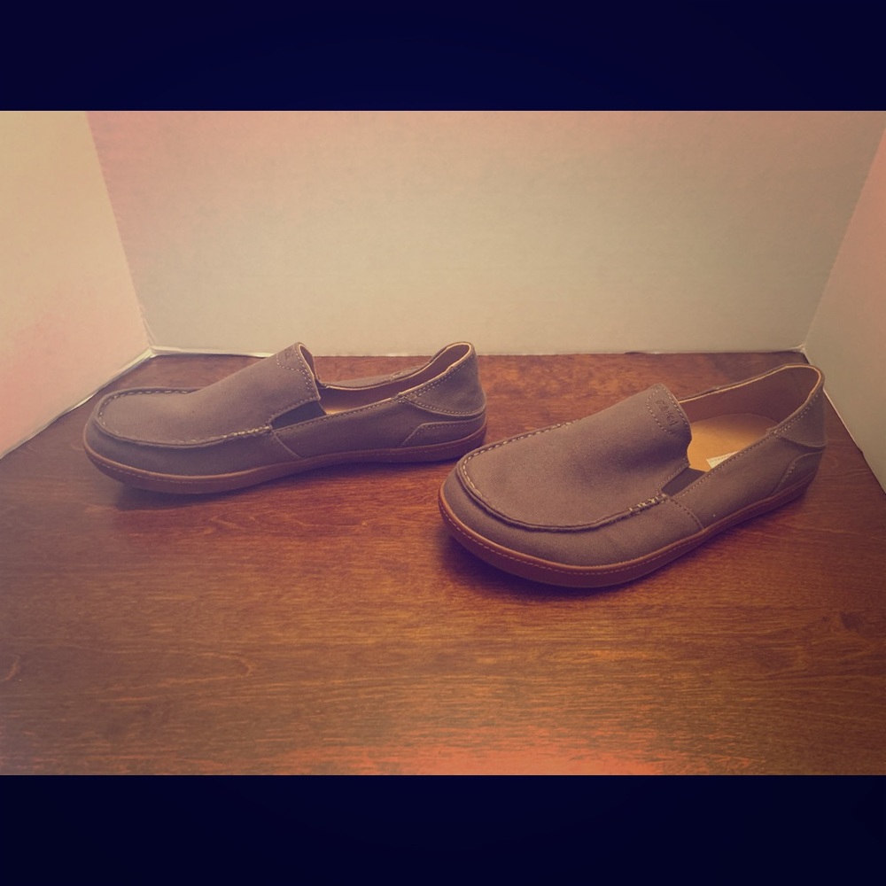 Men’s Olukai Slip on shoe size 9.5 brown